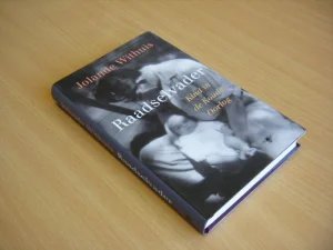Boek met de titel: Raadselvader. Kind in de Koude Oorlog