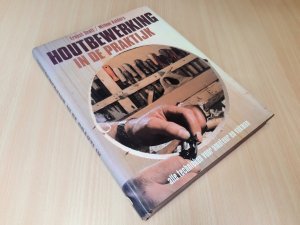 Boek met de titel: Houtbewerking in de praktijk