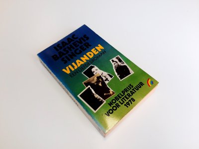 Boek met de titel: Vijanden