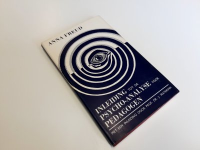 Boek met de titel: Inleiding tot de psycho-analyse voor pedagogen