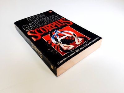 Boek met de titel: Scorpius
