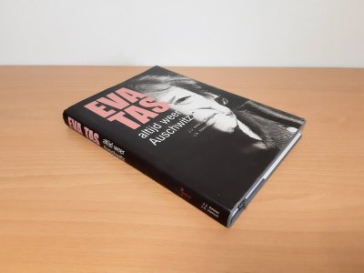 Boek met de titel: Altijd weer Auschwitz
