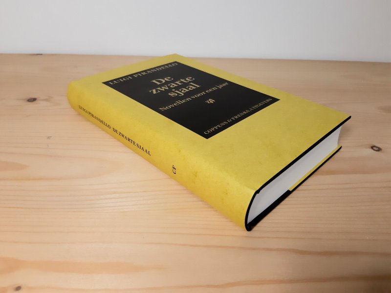 Boek met de titel: De zwarte sjaal