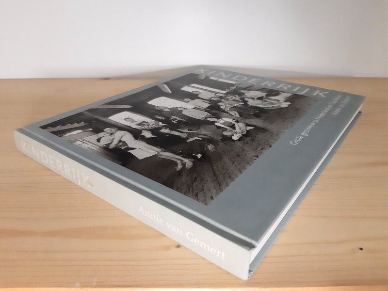 Boek met de titel: Kinderrijk, grote gezinnen in Nederland en Vlaanderen