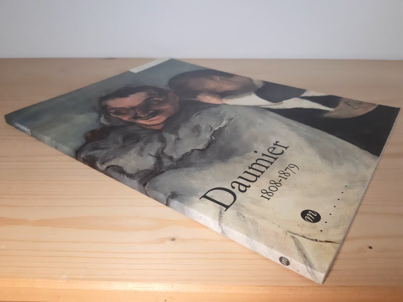 Tweedehands boek: Daumier, 1808-1879 van auteur Caroline Larroche, Galeries nationales du Grand Palais (Paris). - Franstalige paperback in zeer goede staat. De witte pagina's beginnen licht te verkleuren. De tekeningen zijn werkelijk prachtig!