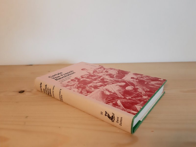 Tweedehands boek: French Revolution volume two van auteur Thomas Carlyle - Engelstalige hardcover met stofomslag, zeer goede staat. Lichte gebruikerssporen aan randen, bovenzijde snede iets verkleurd. Binnenin schoon en onbeschreven; één bladzijde omgevouwen door te grote afmeting.