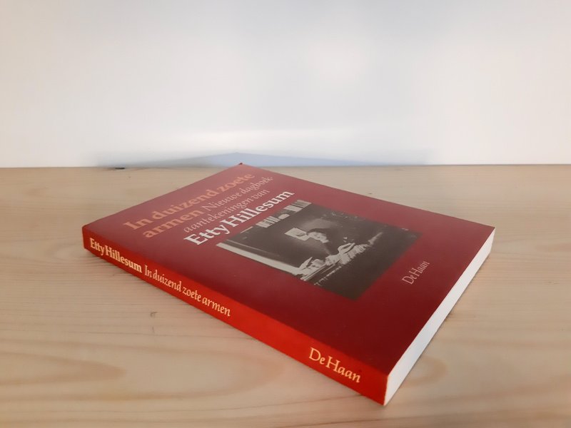 Boek met de titel: In duizend zoete armen