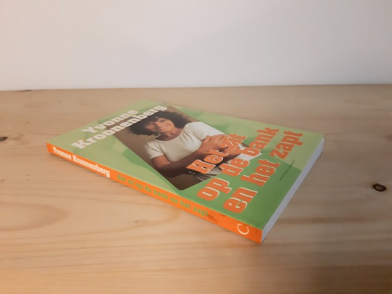 Boek met de titel: Het zit op de bank en het zapt