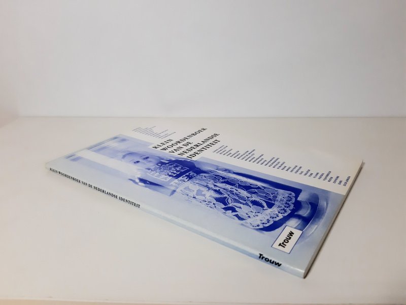 Boek met de titel: Klein woordenboek van de Nederlandse identiteit