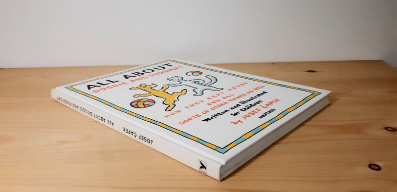 Tweedehands boek: All about Doggie and Pussycat van auteur Jiří Opelík - Engelstalige hardcover, als nieuw!