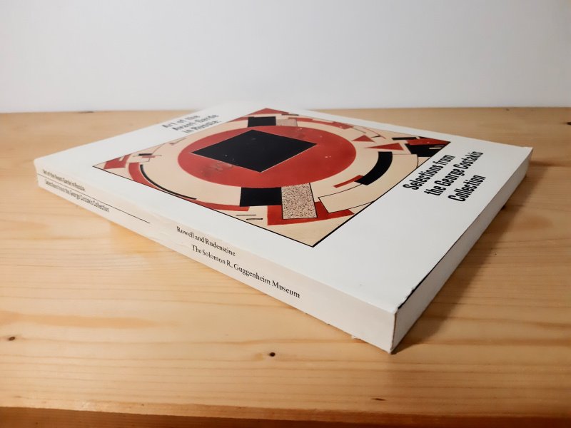 Boek met de titel: Art of the Avant-Garde in Russia, selections from the George Costakis Collection