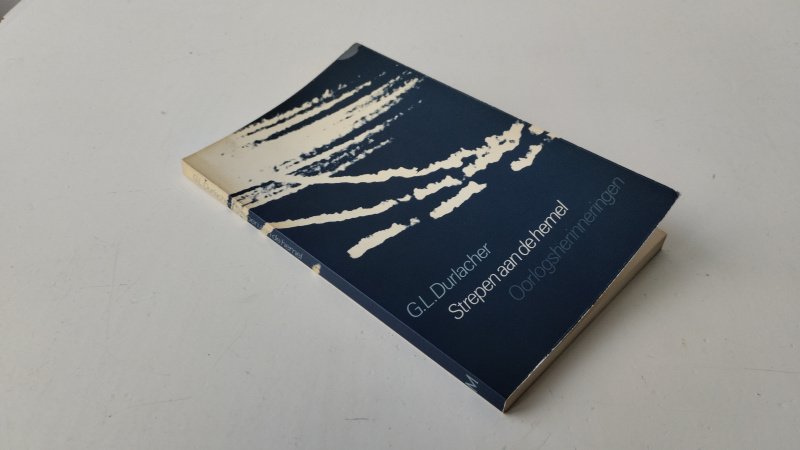 Boek met de titel: Strepen aan de hemel