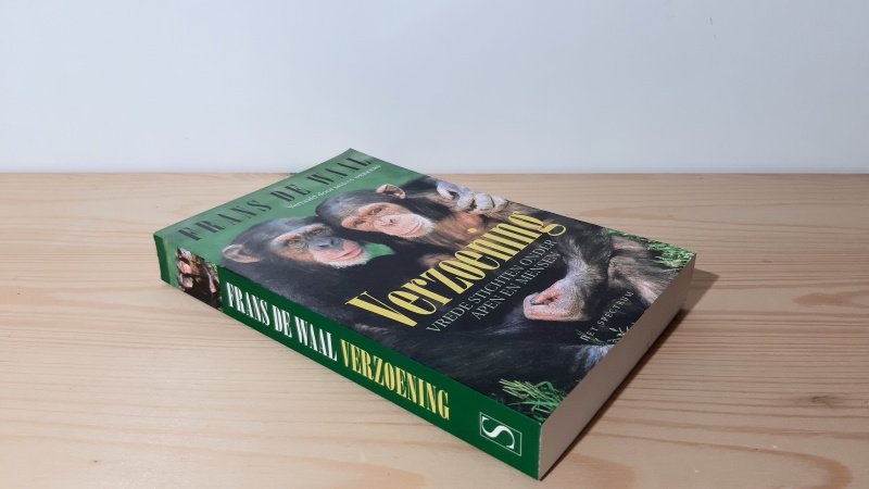 Boek met de titel: Verzoening, vrede stichten onder apen en mensen