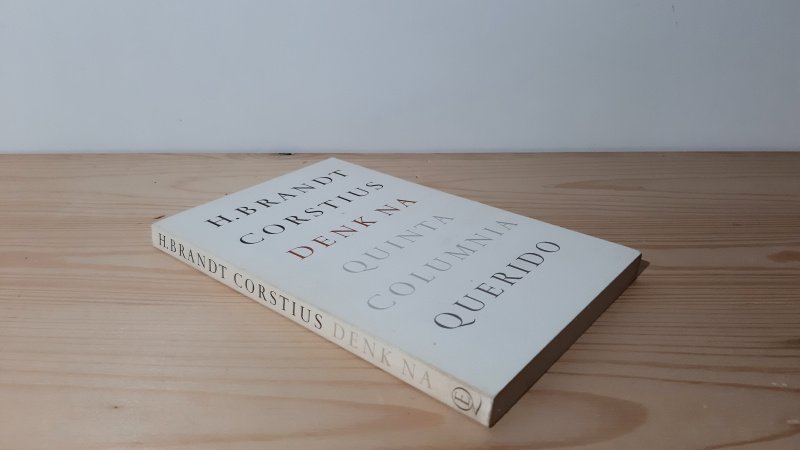 Boek met de titel: Denk na