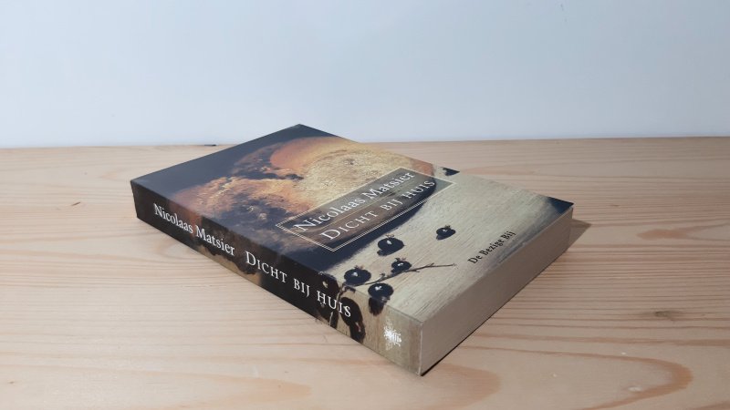 Boek met de titel: Dicht bij huis
