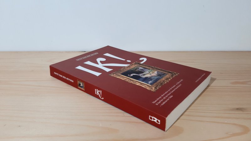 Tweedehands boek: Ik! van auteur Haye van der Heyden - Paperback met rechte rug zonder leesvouwen. Minimale gebruikerssporen randen en puntjes kaft. Binnenin onbeschreven en netjes.