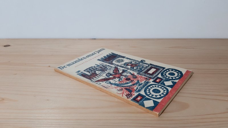 Boek met de titel: De maanden onzer jaren