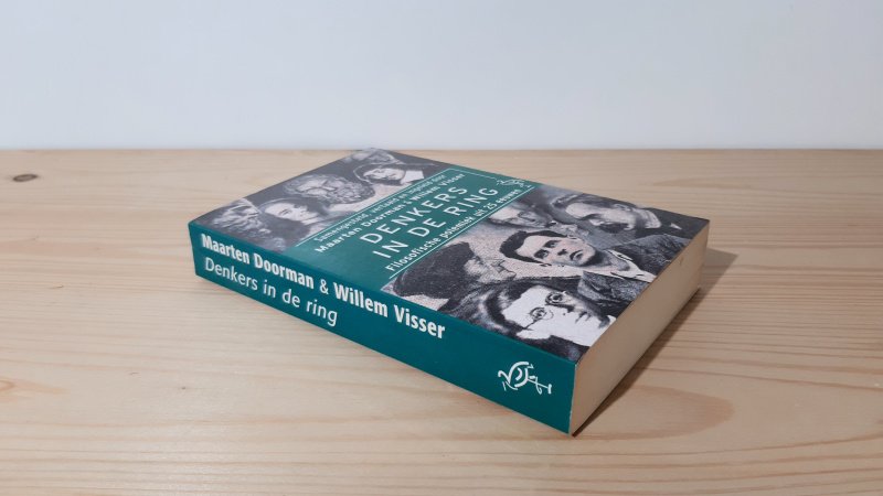 Tweedehands boek: Denkers in de ring van auteur Maarten Doorman, Willem Visser - Pocket met rechte rug en lichte leesvouw. Binnenwerk onbeschreven en netjes. In zeer goede staat.