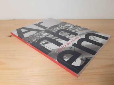 Boek met de titel: Arnhem gezien door Crone
