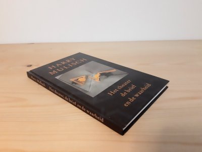 Boek met de titel: Het theater, de brief en de waarheid