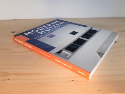 Boek met de titel: Moderne huizen