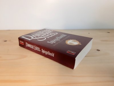 Boek met de titel: Spiegelbeeld