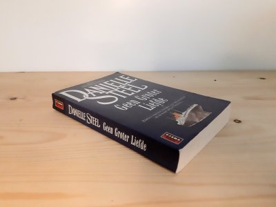 Boek met de titel: Geen groter liefde - Poema Pocket