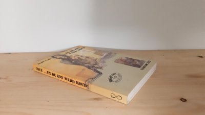 Boek met de titel: ... en de zon werd koud