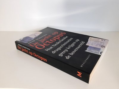 Boek met de titel: De jacht op Octopus