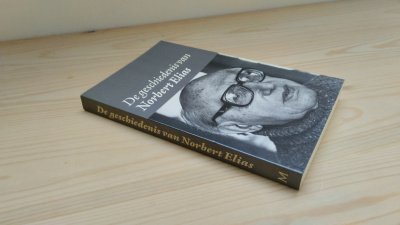 Boek met de titel: De geschiedenis van Norbert Elias