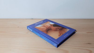 Boek met de titel: Massage, sportief, gezond en weldadig