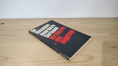 Boek met de titel: De decembermoorden in Suriname