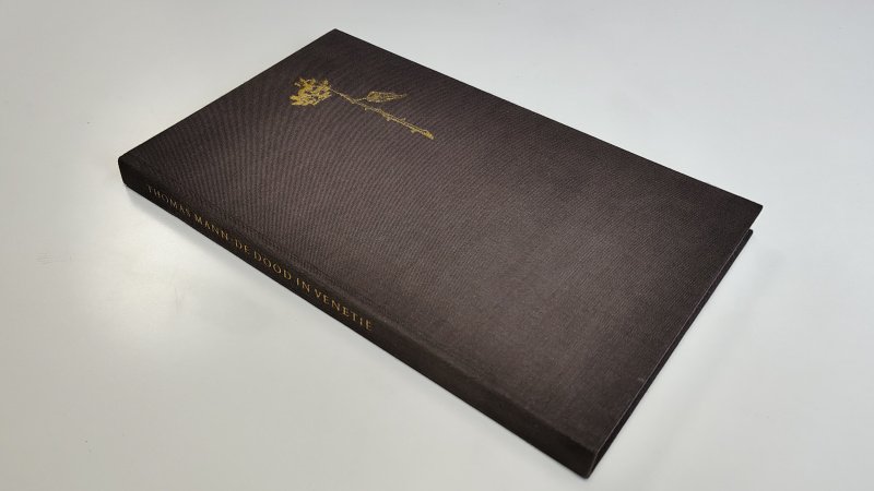 Boek met de titel: De dood in Venetie