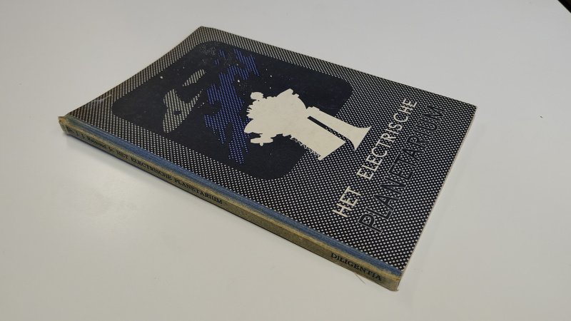 Boek met de titel: Het electrische Planetarium