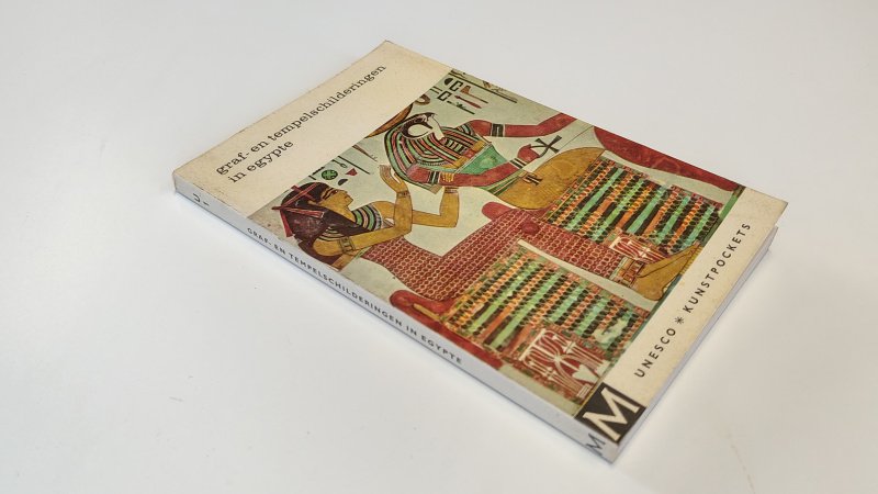 Tweedehands boek: Graf- en tempelschilderingen in egypte van auteur Christiane Desroches-Noblecourt - Pocketboek, kaft en pagina's zijn iets vergeeld. leesvouw kaft achterkant. In goede staat. Onbeschreven