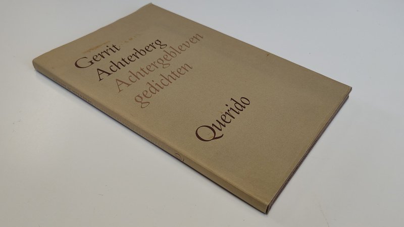 Tweedehands boek: Achtergebleven gedichten van auteur Gerrit Achterberg - Linnengebonden hardcover met stof omslag. De stofomslag is verkleurd met een paar vlekjes. Pagina's zijn netjes en onbeschreven. in goede staat