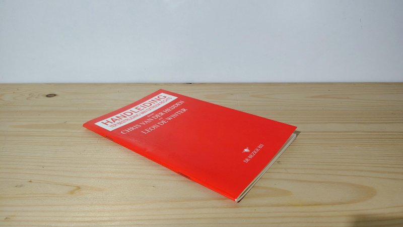 Boek met de titel: Handleiding ter bestrijding van extreem-rechts