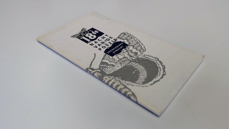 Tweedehands boek: Nacht van de poezie, 18e editie van auteur diverse auteurs - Softcover met flappen. Kaft iets verkleurd. Pagina's netjes en onbeschreven. In goede staat