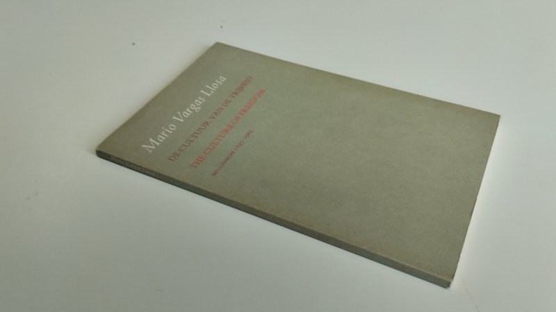 Tweedehands boek: De cultuur van de vrijheid van auteur Mario Vargas LLosa - Softcover met flappen. Schutblad verkleurd. Pagina's netjes en onbeschreven. In zeer goede staat