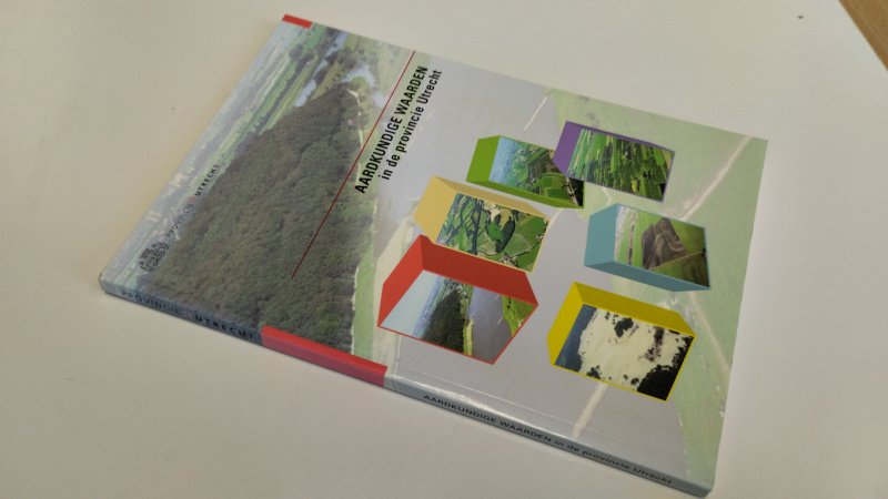 Tweedehands boek: Aardkundige waarden in provincie Utrecht van auteur Drs. A.a. Brombacher - Softcover, netjes en onbeschreven en in zeer goede staat