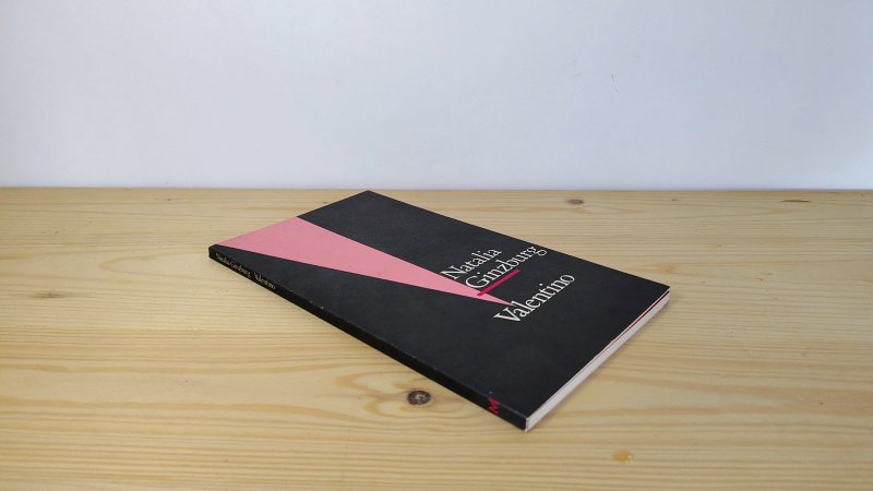 Boek met de titel: Valentino