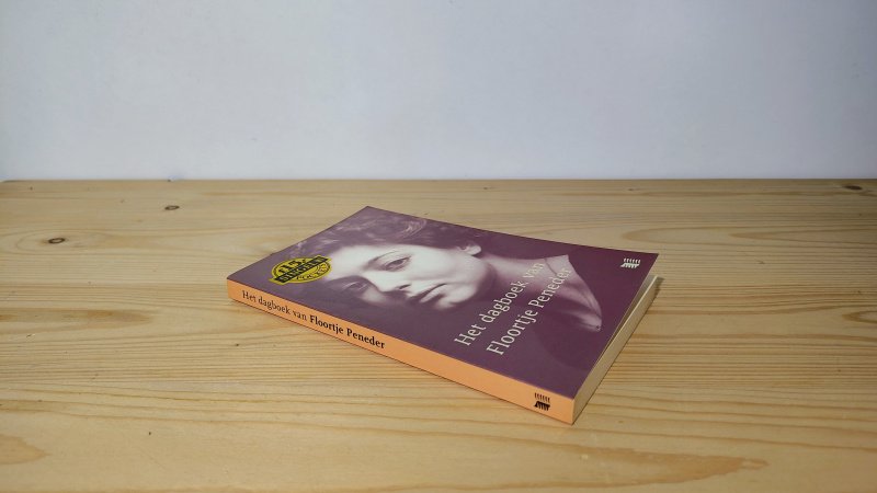 Boek met de titel: Gevoelens, gedachten en stukjes uit: Het dagboek van Floortje Peneder