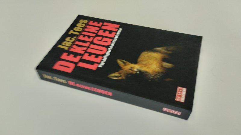 Tweedehands boek: De kleine leugen van auteur Jacobus Toes - Softcover, netjes en onbeschreven. Zo goed als nieuw