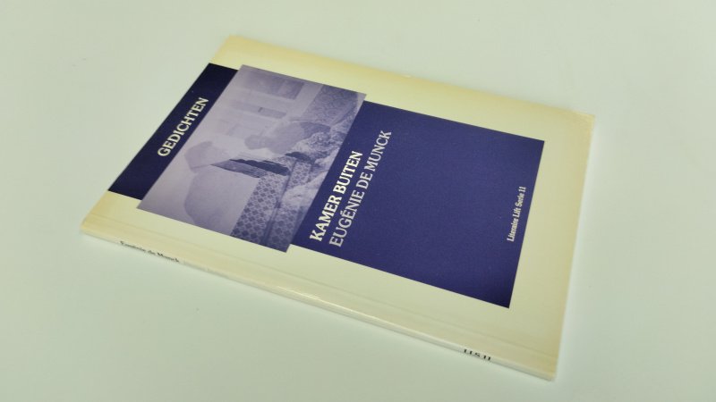 Boek met de titel: Kamer buiten