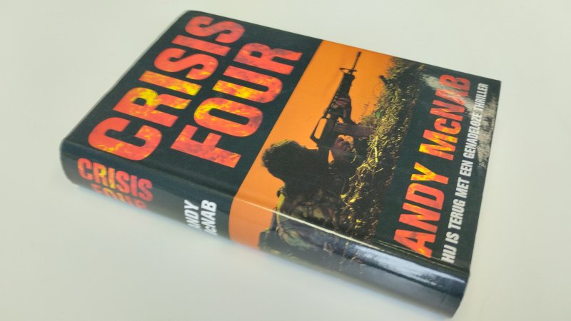 Boek met de titel: Crisis four
