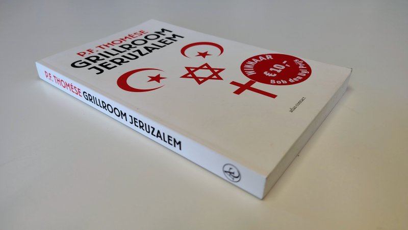Tweedehands boek: Grillroom Jeruzalem van auteur P. F. Thomése - Paperback met rechte rug zonder leesvouwen. Minimale gebruikerssporen puntjes kaft. Onbeschreven en netjes.