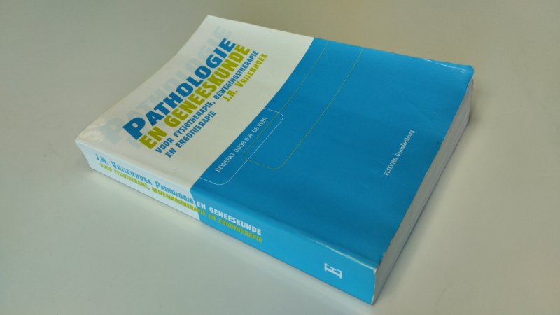 Boek met de titel: Pathologie en geneeskunde voor fysiotherapie, bewegingstherapie en ergotherapie