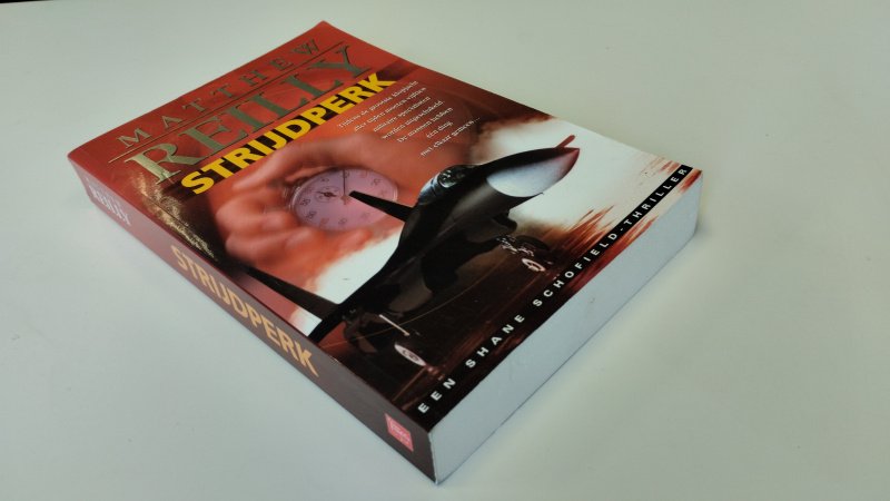 Boek met de titel: Strijdperk