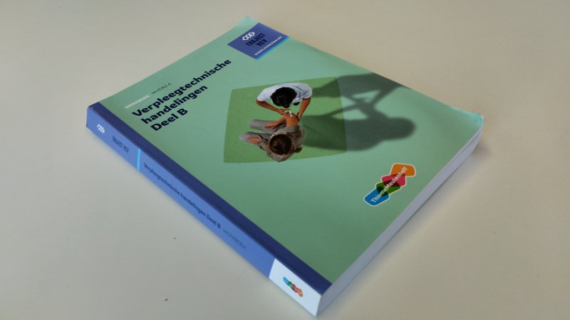 Boek met de titel: Verpleegtechnische handelingen Deel B