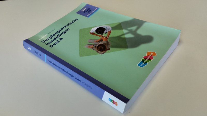Boek met de titel: Verpleegtechnische handelingen Deel A